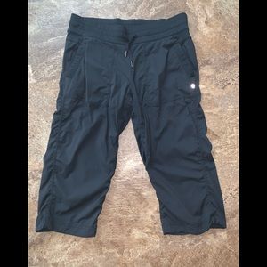 Lululemon crops 10